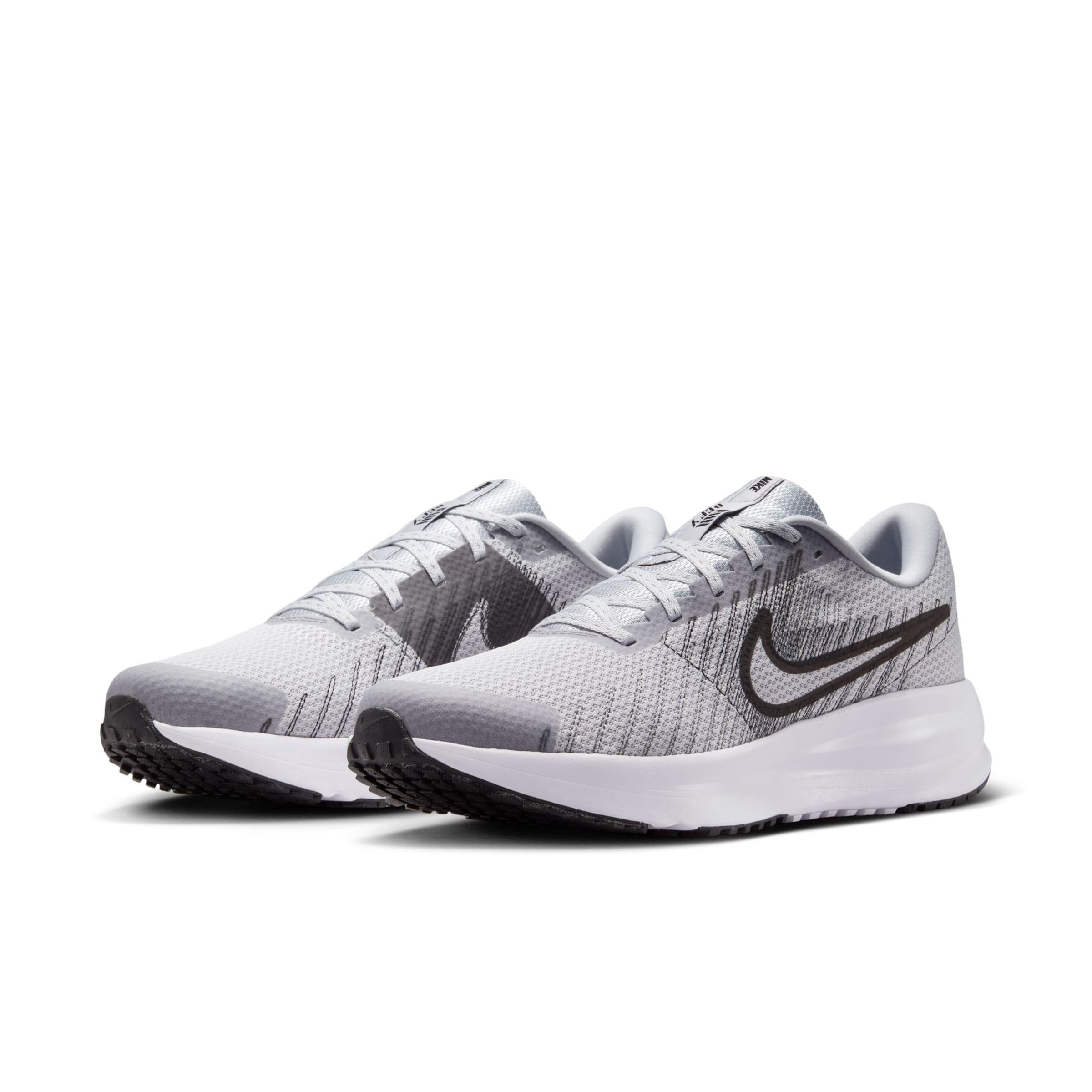 NIKE Running shoe in White