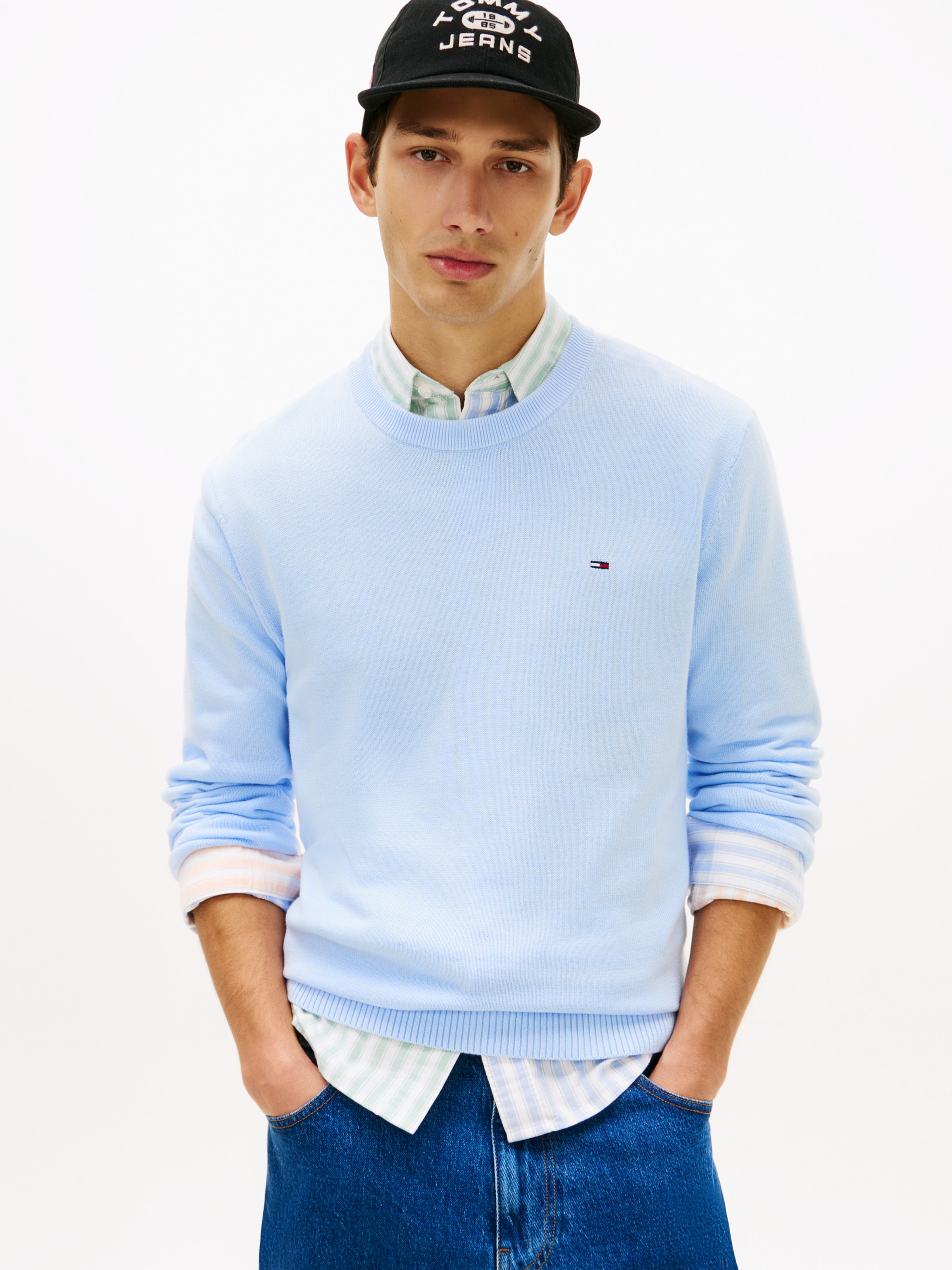 Tommy Jeans Sweater in Blue: front