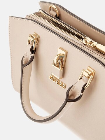 GUESS Handtasche 'Queensland' in Beige