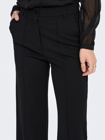 JDY Regular Pleated Pants 'GEGGO' in Black