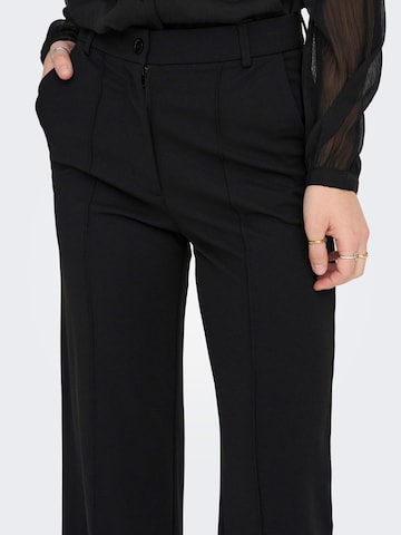 JDY Regular Pleated Pants 'GEGGO' in Black