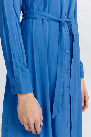 Robe-chemise 'Main' ICHI en bleu