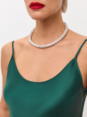Serena Silueta Klänning 'Below the knee satin slip dress 'Grace'' i grön