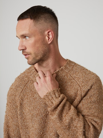 DAN FOX APPAREL Neulepaita 'Emilio' värissä beige