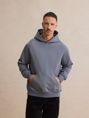 DAN FOX APPAREL Sweatshirt 'Arvid' in Blue: front