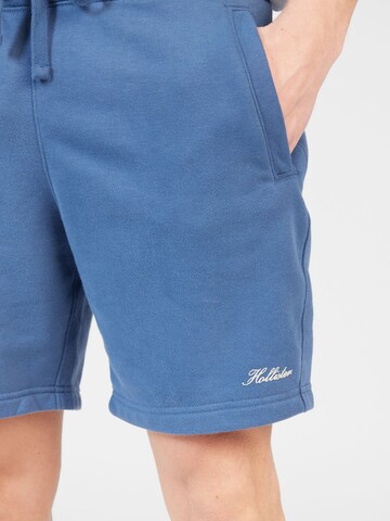 Regular Pantaloni de la HOLLISTER pe albastru