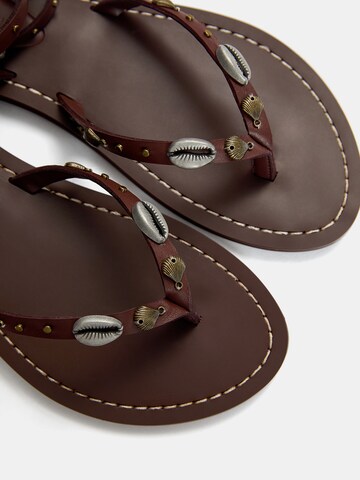 Séparateur d'orteils Pull&Bear en marron