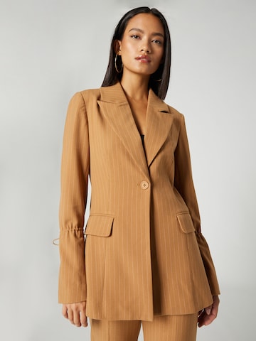 Bella x ABOUT YOU - Blazer 'Florence' em castanho: frente