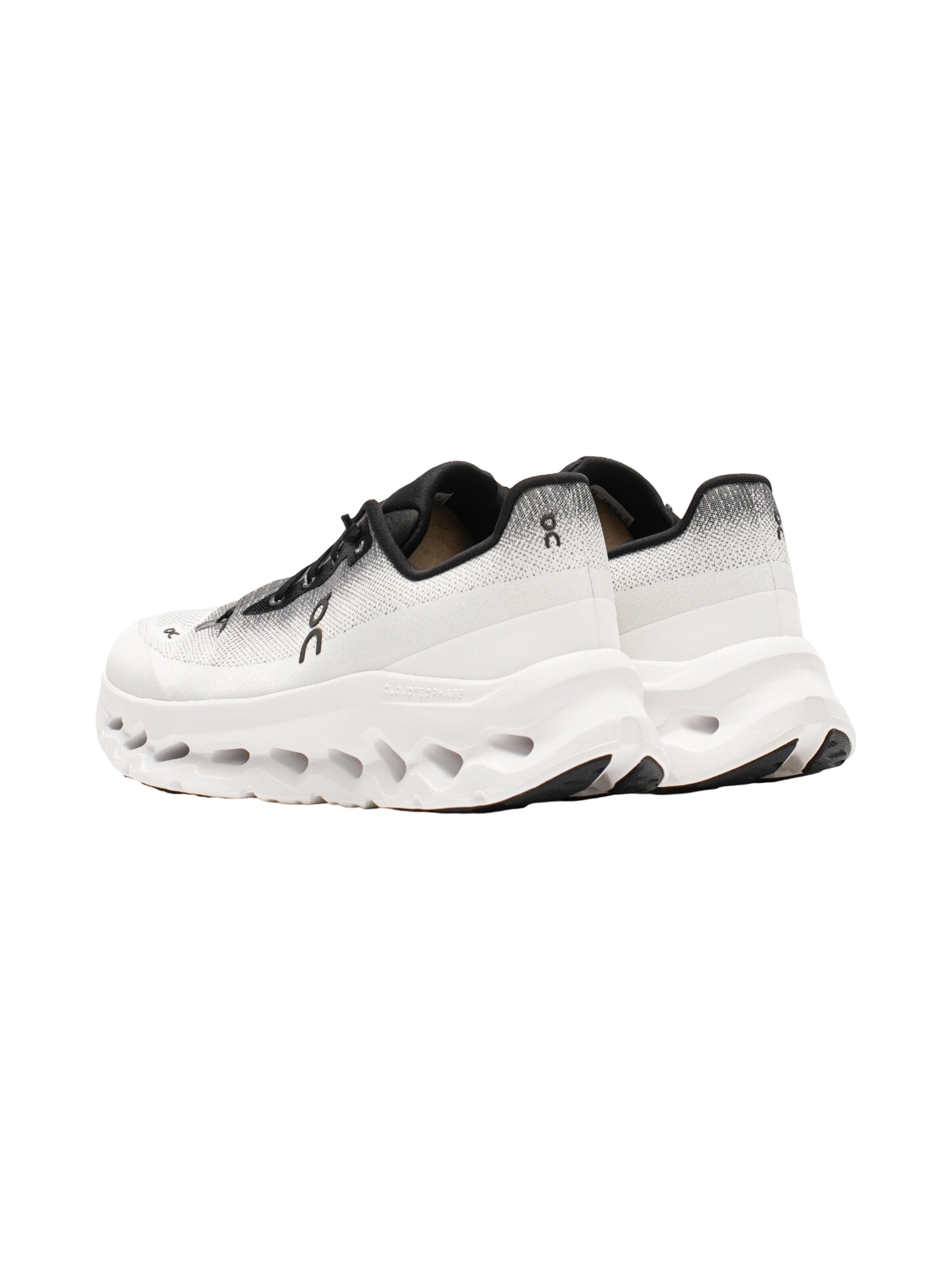 On Sneaker low 'On Running Cloudtilt Black Ivory'‌‌‌‌‌‌‌‌‌ in Weiß