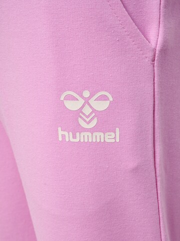 Tapered Pantaloni 'NUTTIE' di Hummel in rosa