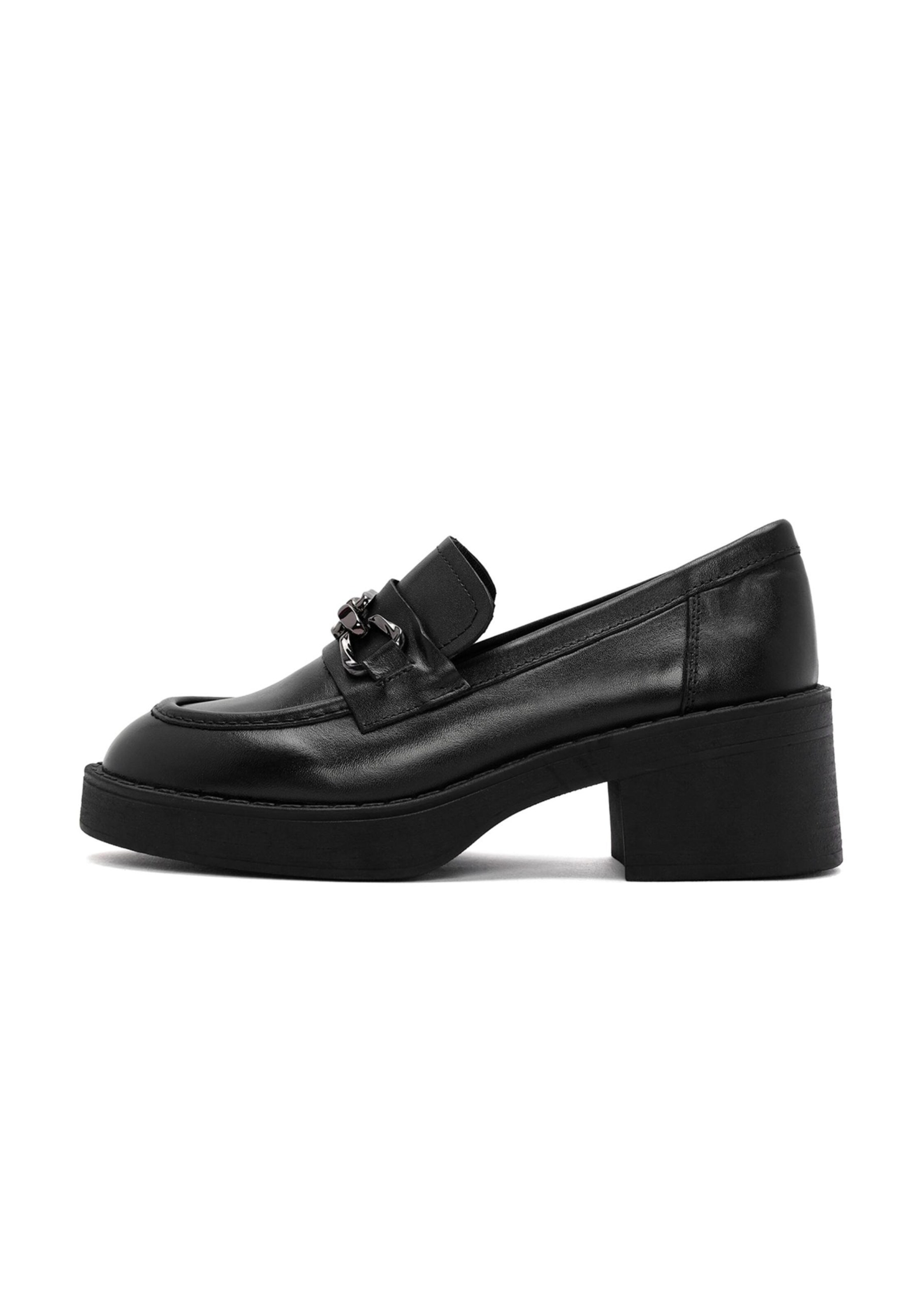 Derimod Mocassin en noir, Vue avec produit