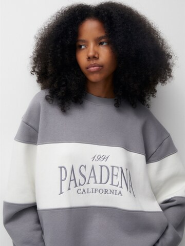 Pull&Bear Sweatshirt in Grau