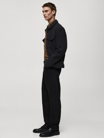 MANGO MAN Tapered Farkut 'Bob' värissä musta