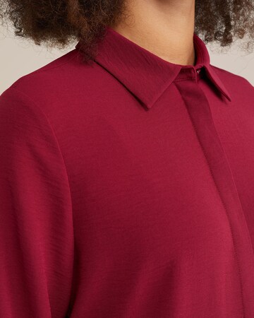 WE Fashion Blouse in Red