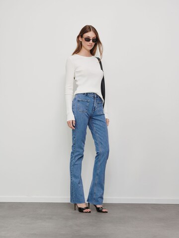 RÆRE by Lorena Rae Bootcut Jeans i blå