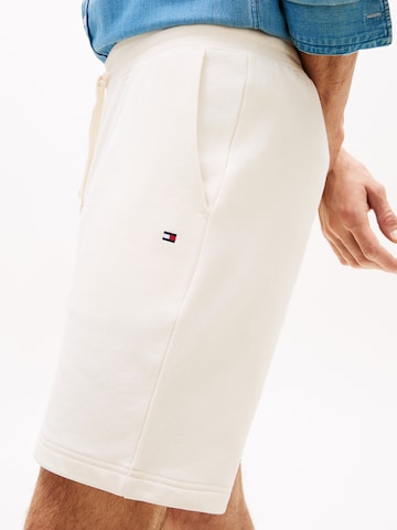 TOMMY HILFIGER regular Παντελόνι 'ESSENTIAL' σε λευκό