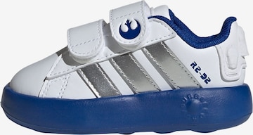 Scarpa sportiva 'Adidas x Star Wars Grand Court 2.0' di ADIDAS SPORTSWEAR in bianco: frontale