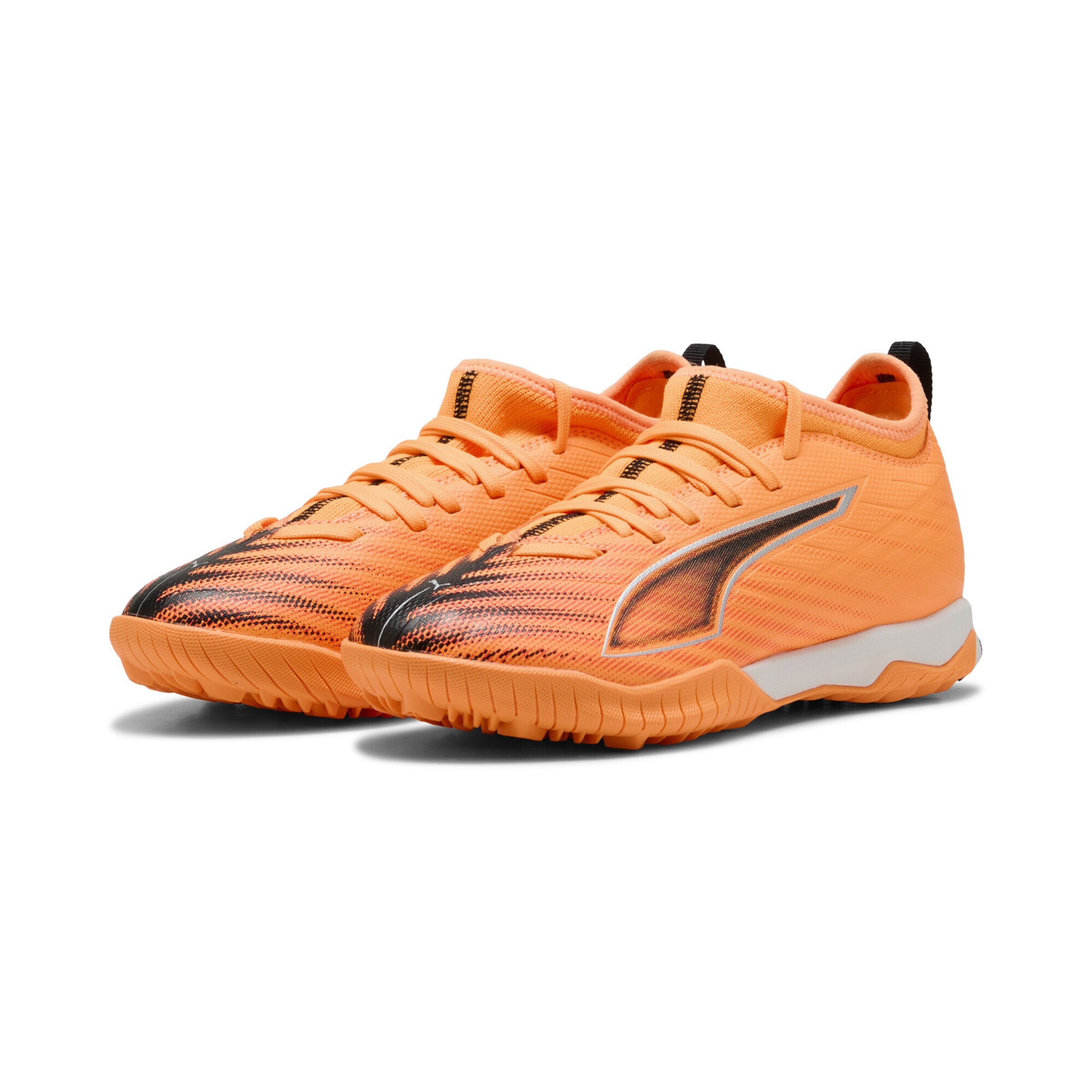 PUMA Sportschoen 'Ultra 6 Match' in Oranje