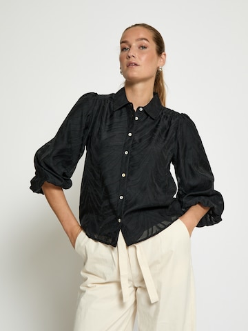 Peppercorn Blouse 'Kyra' in Zwart: voorkant