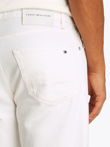 TOMMY HILFIGER Szabványos Farmer - fehér