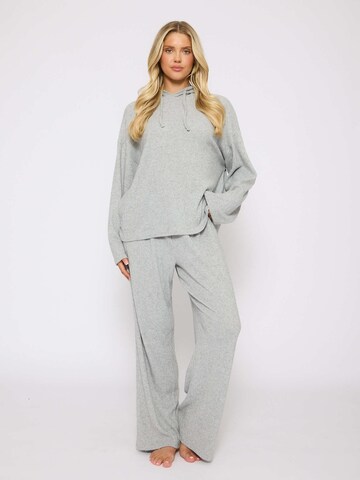 Loungeable Hausanzug in Grau: Vorderseite