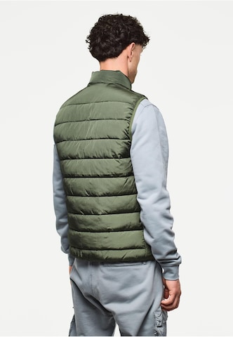 Weekend Offender Vest 'Gacha' in Green