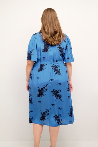 KAFFE CURVE Sukienka 'Ganja' w kolorze niebieski