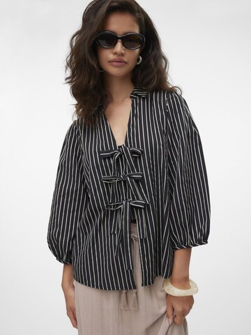VERO MODA Blouse in Zwart: voorkant