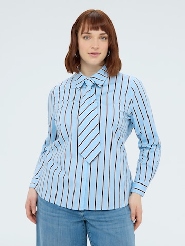 Fiorella Rubino - Camiseta en azul: frente