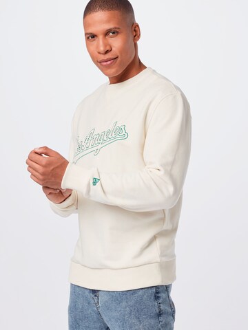 NEW ERA Sweatshirt 'Dodgers' in Wit: voorkant