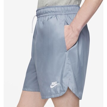 Nike Sportswear Regular Shorts 'Essentials' in Blau