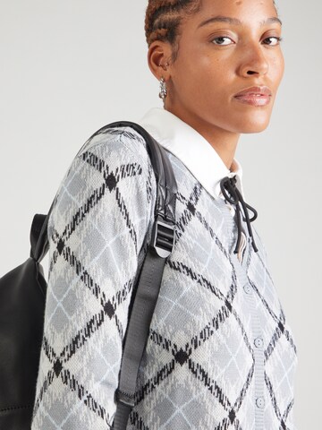 Monki Strickjacke in Grau