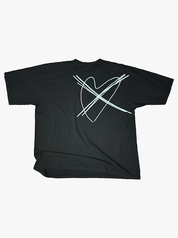 ENVYME Shirt 'T-Shirt Oversize T-Shirt „Heart" Herz-Print, Vintage Destroyed-Look' in Black: front