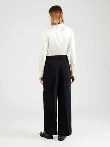 Wide leg Pantaloni con pieghe di Banana Republic in nero