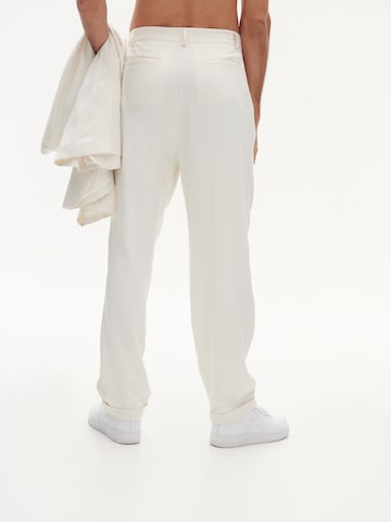 Smiles Regular Pleated Pants 'Marlo' in White