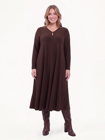 Robe YOEK en marron