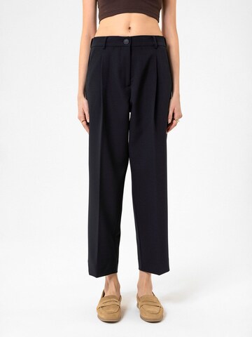 Loosefit Pantaloni con piega frontale 'Asia' di Antioch in blu: frontale