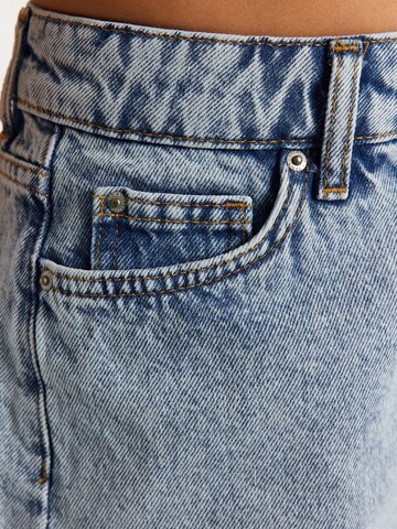 Trendyol Regular Shorts in Blau