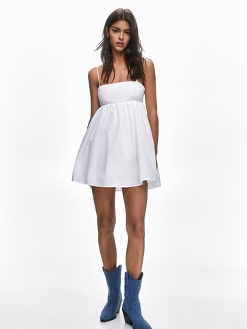 Pull&Bear Letní šaty – bílá