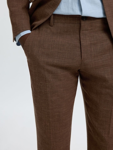 Slimfit Pantaloni con pieghe 'SLHOasis' di SELECTED in marrone