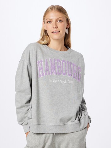 Sweat-shirt Derbe en gris : devant