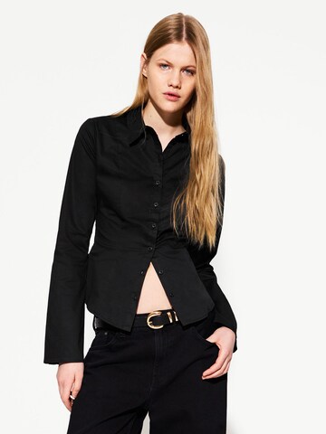Bershka Блуза в черно: отпред