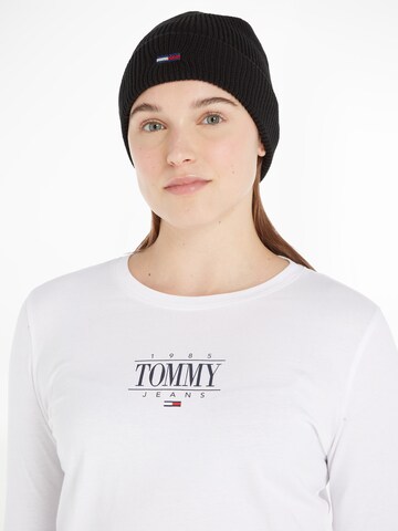 Tommy Jeans Beanie in Black: front