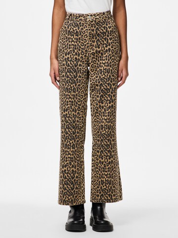 PIECES Regular Jeans 'SALUME' in Brown: front