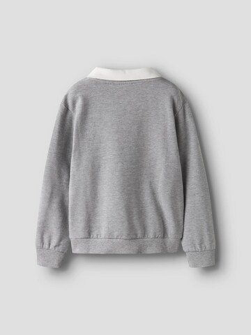 NAME IT Sweatshirt i grå
