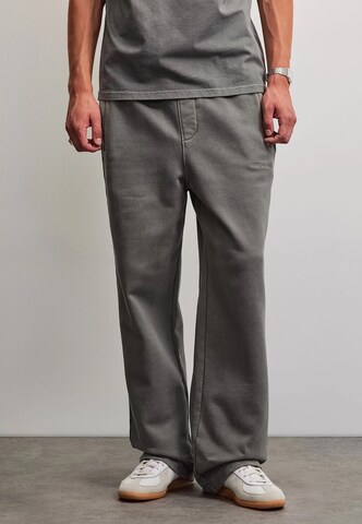 Loosefit Pantalon Pegador en gris : devant