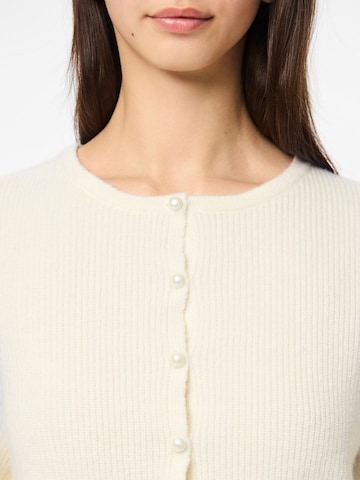 PIECES Gebreid vest 'PCRikke' in Wit