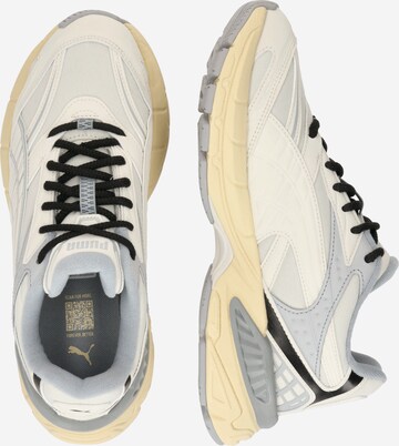 Baskets basses 'Velophasis Earth' PUMA en blanc