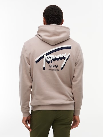 Felpa 'NYC' di Tommy Jeans in grigio: frontale