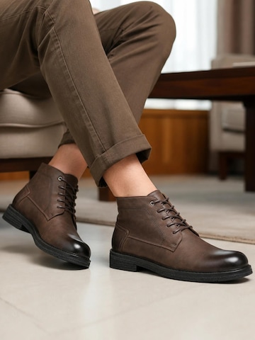 ALLTHEMEN Chukka Boots 'Zeit' in Brown